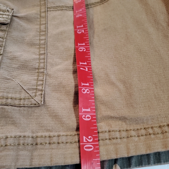 Airwalk Khaki Cargo Shorts size 30 - Picture 6 of 16